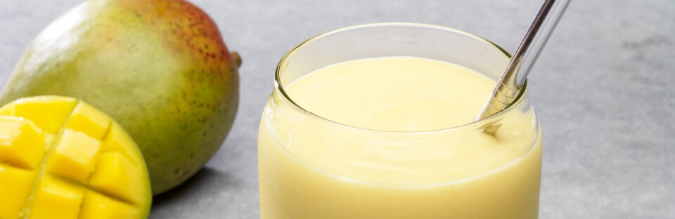 tumeric-mango smoothie